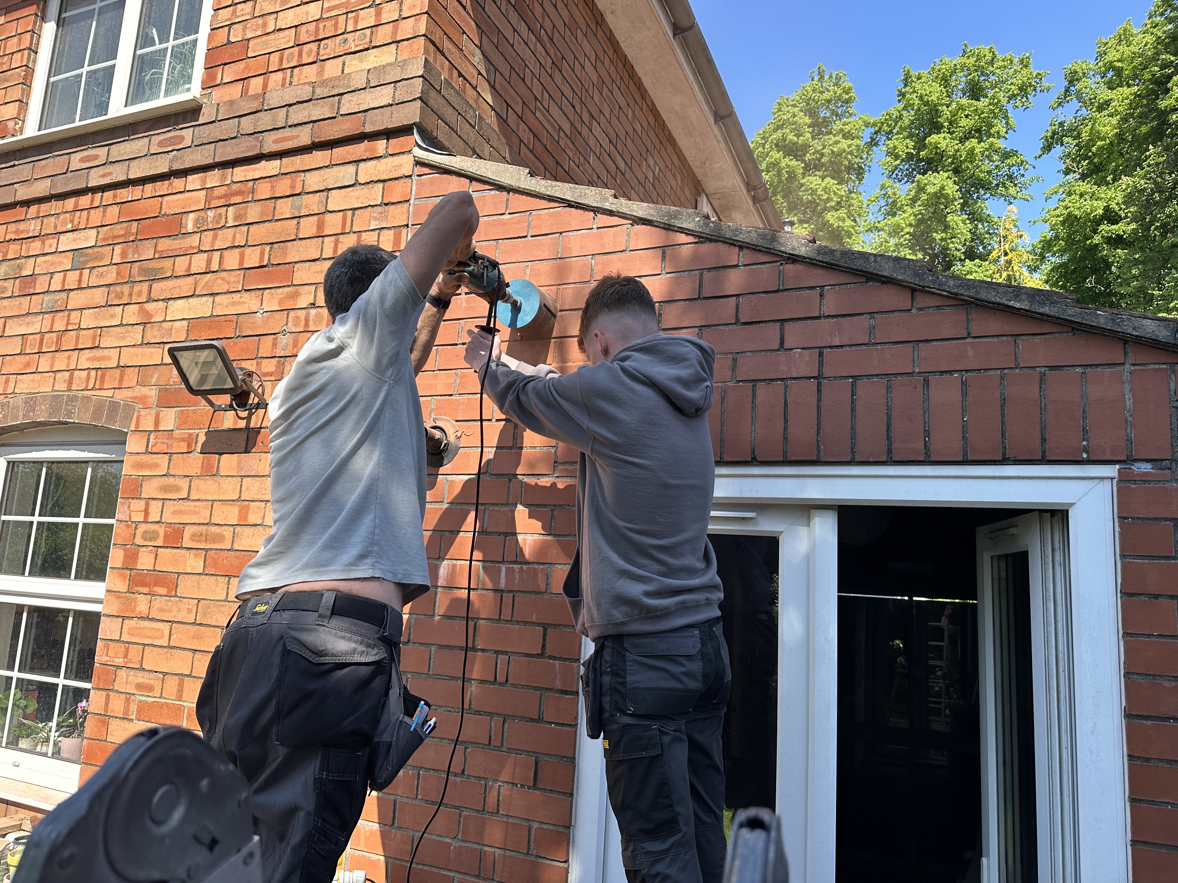 Extractor fan fitters near me Electrician in Bristol